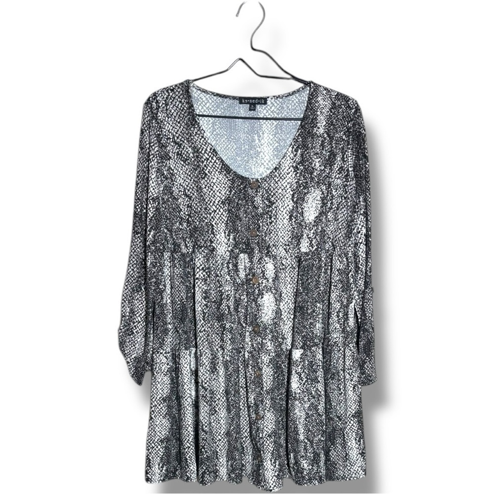 Kenedik Black/White/Gray Scoop Neck Relaxed Tiered 3/4 Sleeve Tunic/Mini Dress - Picture 14 of 16